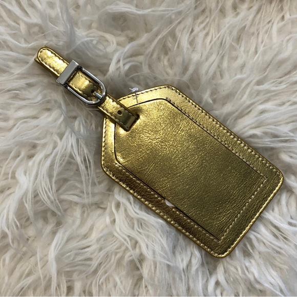 CLOSET CLEAN OUT is more fun with FRIENDS! Like this Listing TODAY  3:30 EST - Picture 12 of 16